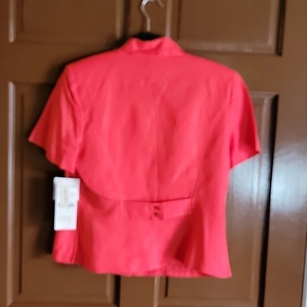Plaza South-Linen/ Rayon coral,collared v neck, short sleeved top 12P NWT.